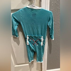 Kickee sleeper. Footless wore once